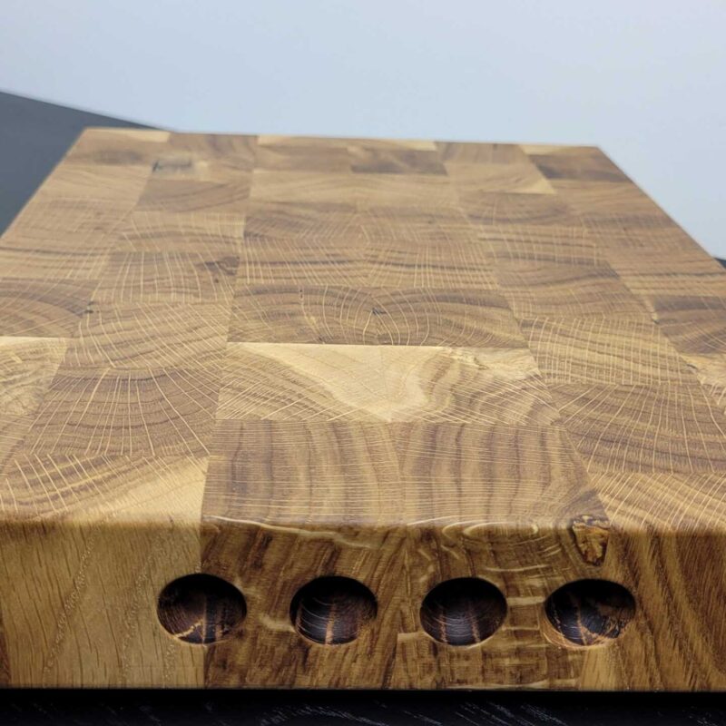 Dębowa deska do krojenia z uchwytem 34x27x5