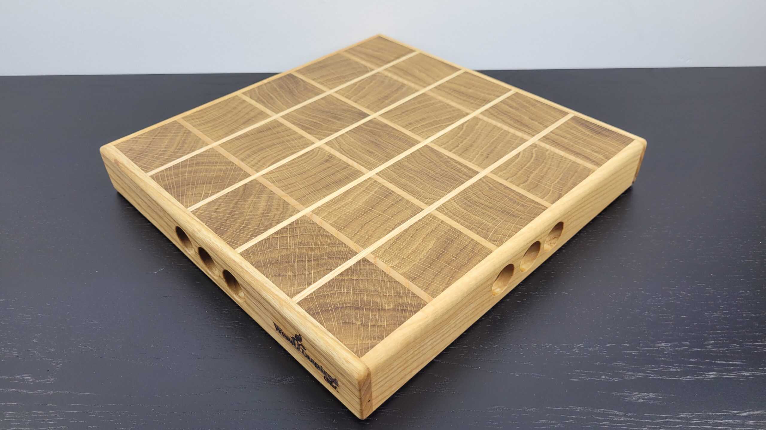 Dębowa deska do krojenia 26x26x4 - obrazek 2