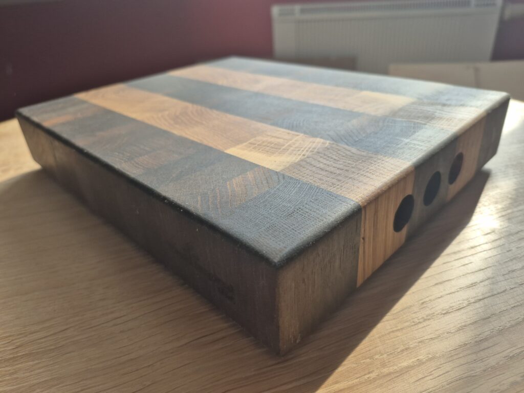 Surowa deska na stół