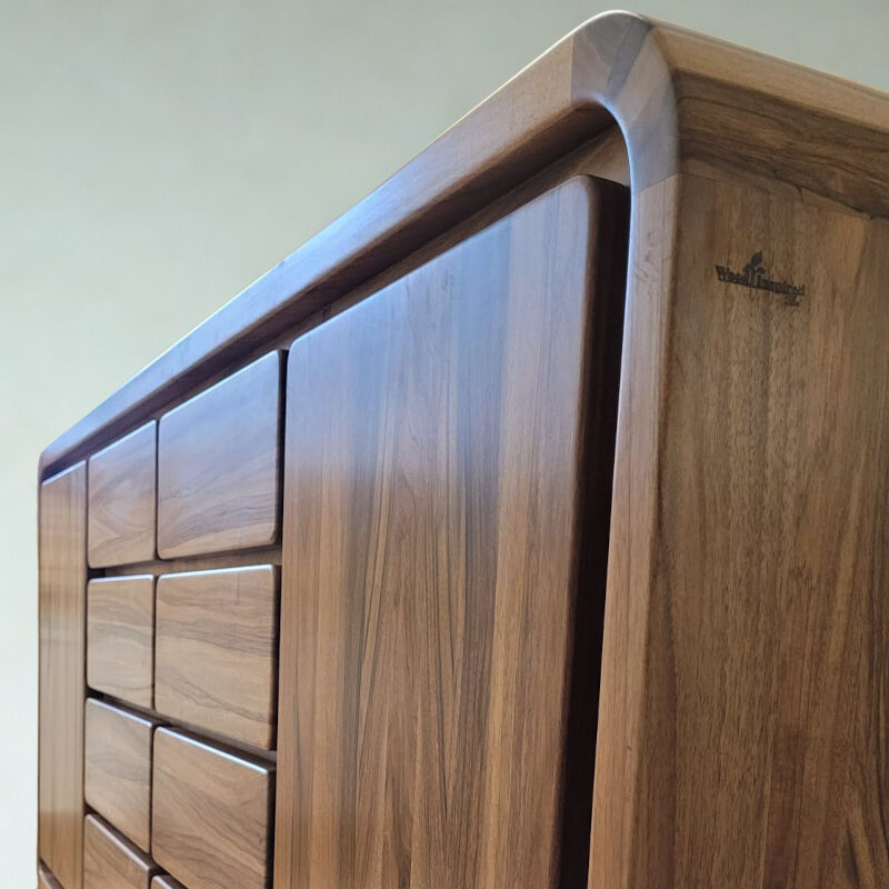 Nowoczesna komoda dębowa z zaokrąglonymi rogami