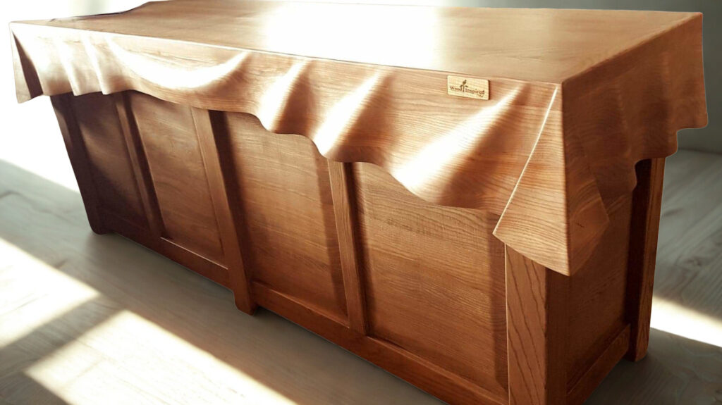 Luksusowa komoda dębowa z Kolekcji Drapery - unikatowe, wyrzeźbione w litym drewnie płynne linie idraperie Wood IInpiredArt.