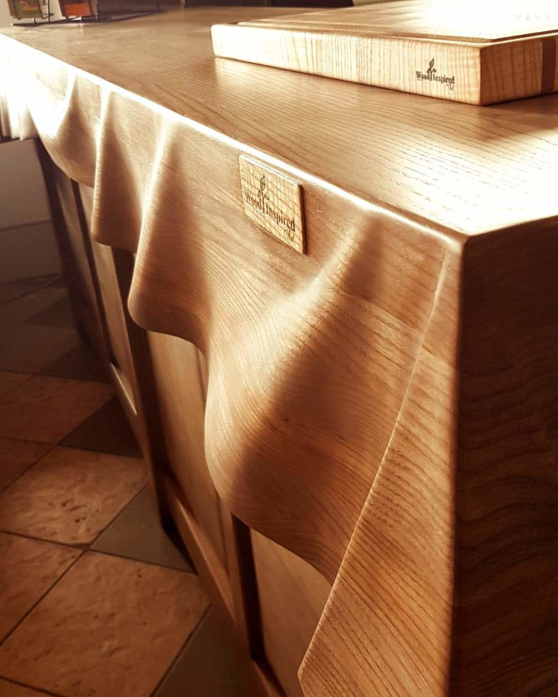 Komoda z litego drewna premium - Wood Inspired art